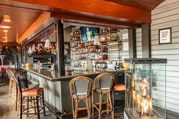 bar