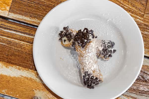 Mini Chocolate Chip Cannoli