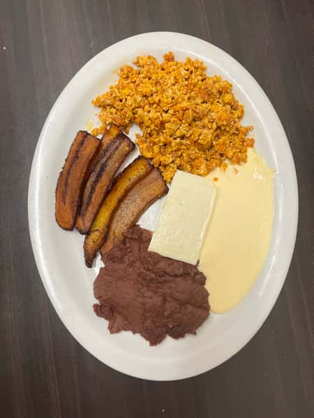 Scramble eggs with chorizo