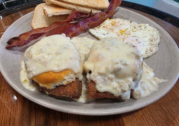 Chicken Sliders Biscuits & Gravy Meal