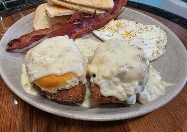 Chicken Sliders Biscuits & Gravy Meal