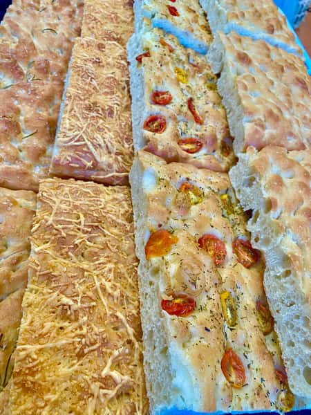 A little sneak peek at our Saturday specials!

Freshly baked focaccia, sweet treats, and more are coming your way this weekend!

🥖 **Focaccia Selection**
• Original
• Rosemary-Sea Salt
• Parmesan
• Tomato

🍊 Cranberry-Orange Scones
🍫 Chocolate Cake Pops
🥐 Baklava Knots

…and more delicious surprises await!

Make Ollio Patisserie part of your weekend plans! Stop by either of our bakery stores in **Frisco or The Colony** and treat yourself to something freshly baked. 

We can’t wait to see you!