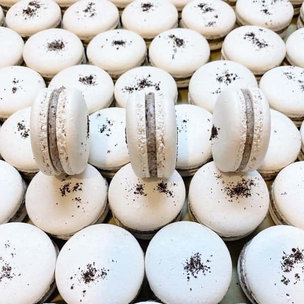 Cookies 'n Cream Macaron
