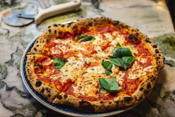 Pizza cheese basil