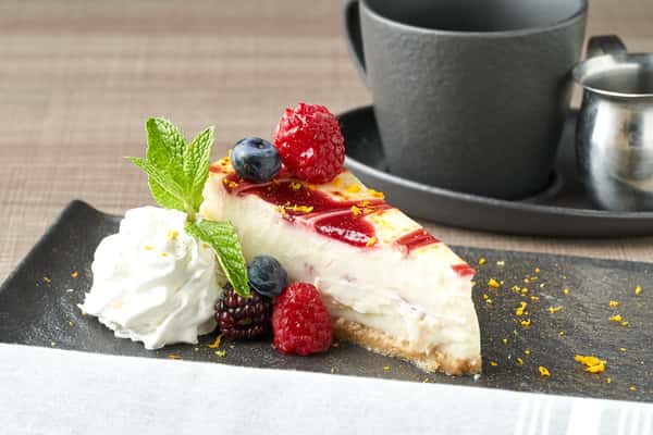 White Chocolate Raspberry Cheesecake