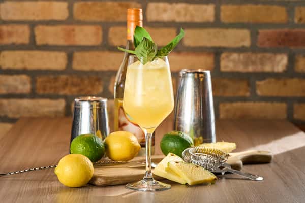 Basil-Peach Spritzer