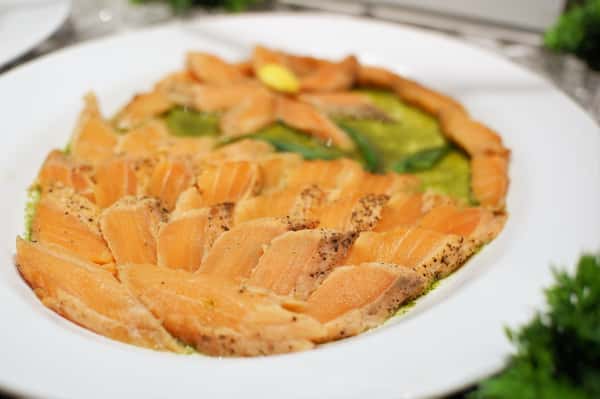 Salmon Tataki in Cilantro Sauce