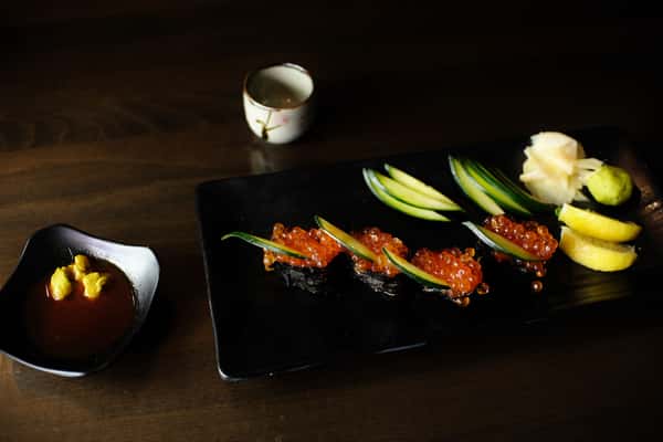 Ikura Gunkan (Salmon Roe)