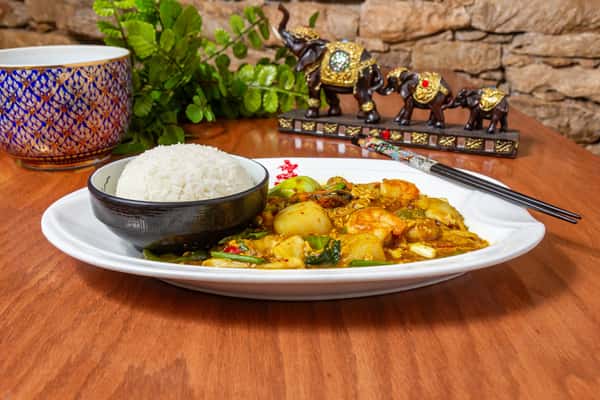Yellow Curry Seafood