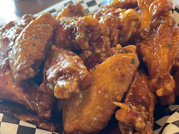 100 traditional wings