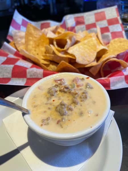 Chips & Queso