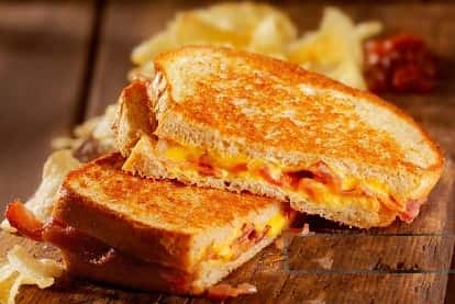 Grilled Cheese, Tomato & Bacon Sandwich