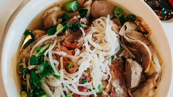 (31) HA LONG BAY Special Beef Noodle