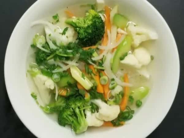 (12) Vegetables Noodle Soup (Veggie)