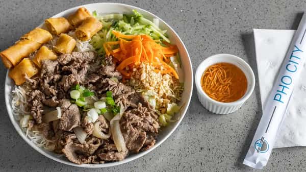 (52) Vermicelli with Lemon Grass Beef & Spring Rolls