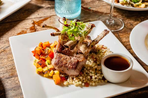 dinner rack of lamb at Julias