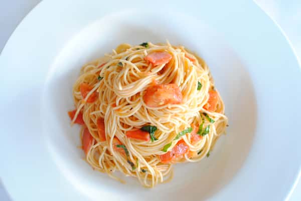 angel hair, tomato, garlic, evo, basil