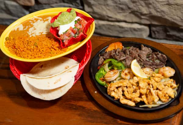 Tres Amigos Fajitas