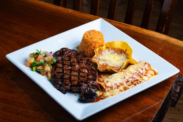 Steak a la Tampiqueña*