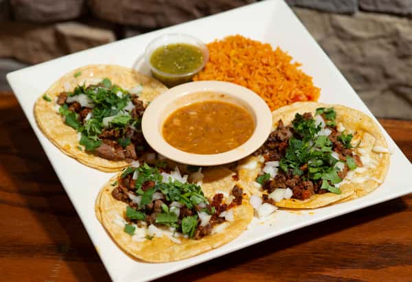 Tacos de la Calle* (Street Tacos)