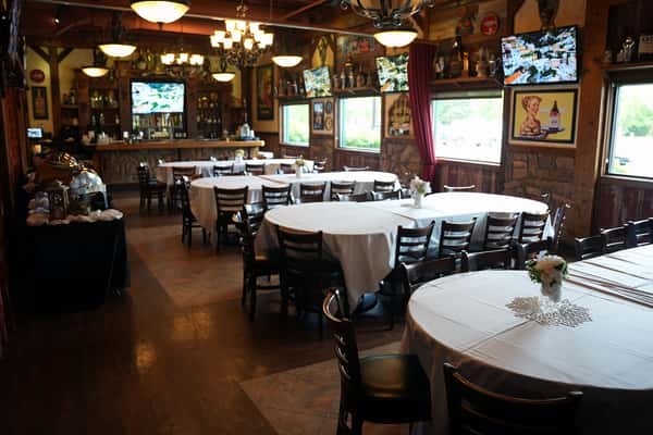 unique Events at Morettis in Hoffman Estates
