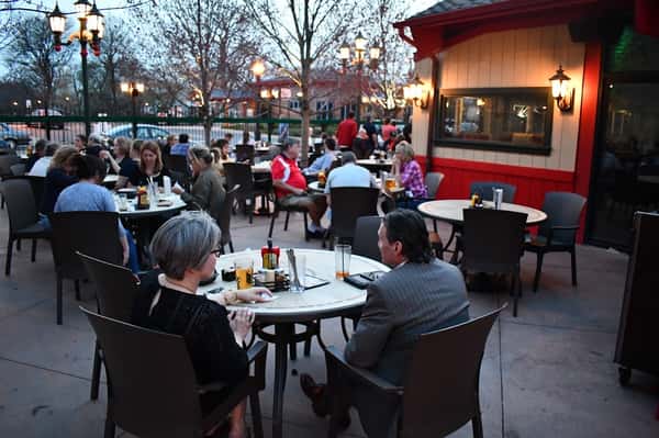 Patio Season at Morettis
