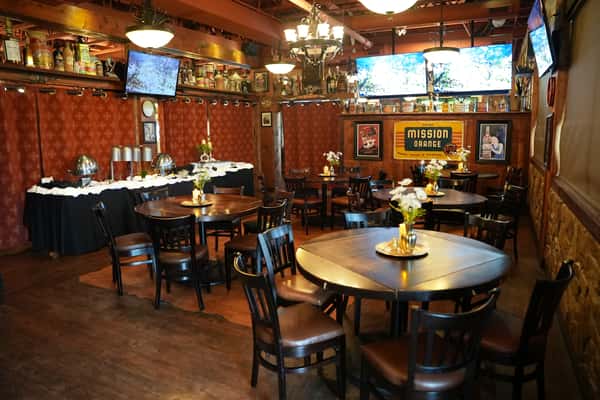 Unique Events at Morettis in Hoffman Estates