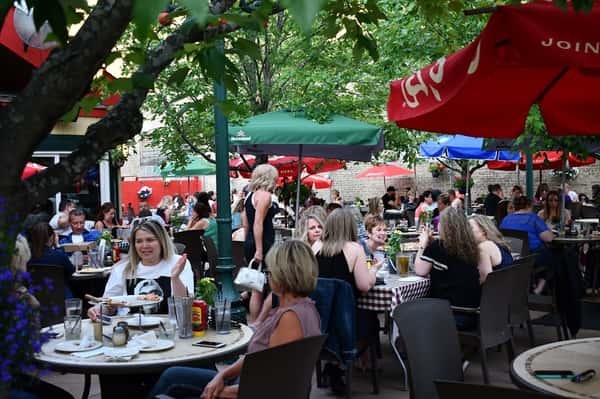 Patio Season at Morettis