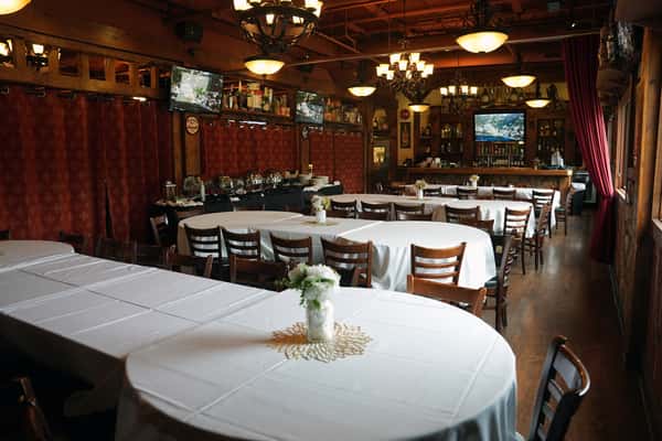 Unique Events at Morettis in Hoffman Estates