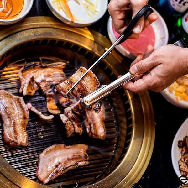 steak and tongs