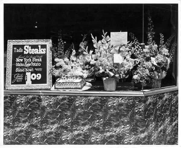 Black and white counter with flowers