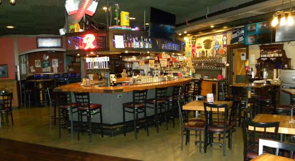 Happy hour cocktails and sports bar seating in Snohomish at Collector's Choice