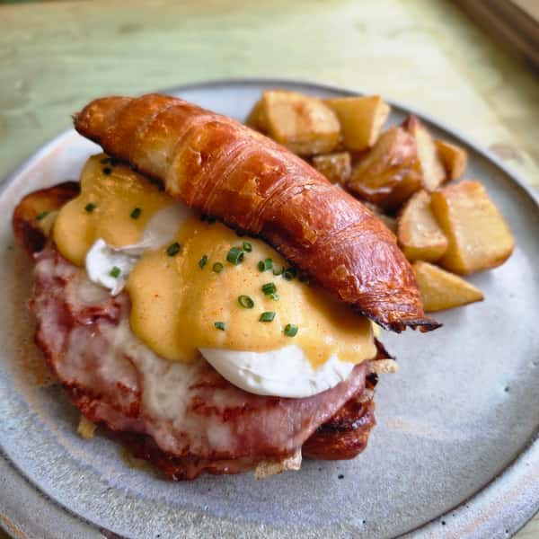 Ham & Cheese Croissant Benedict*