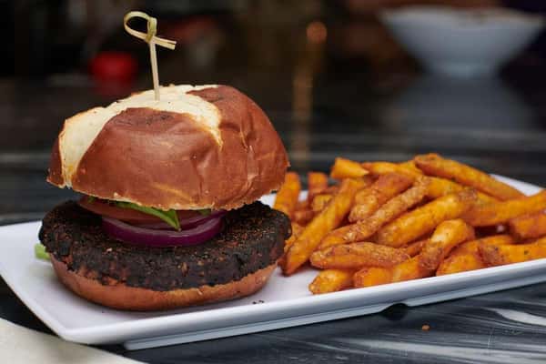 MIKE'S BLACK BEAN BURGER (VEGAN)