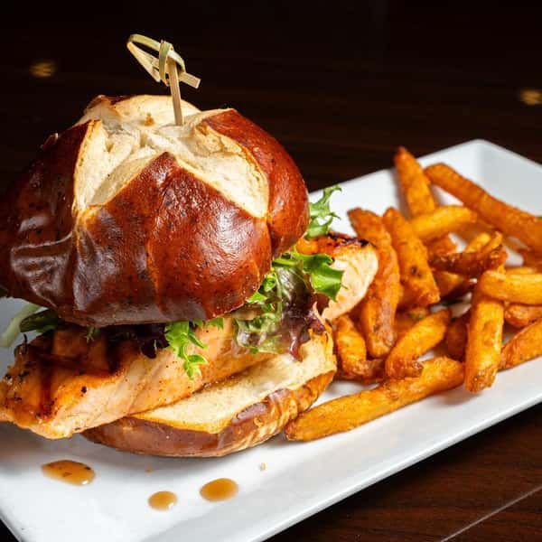 MIKE'S SALMON BURGER