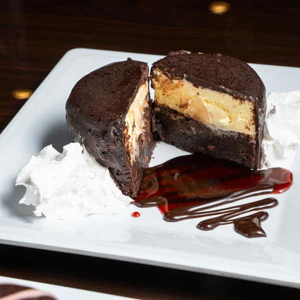 CHOCOLATE GANACHE CAKE