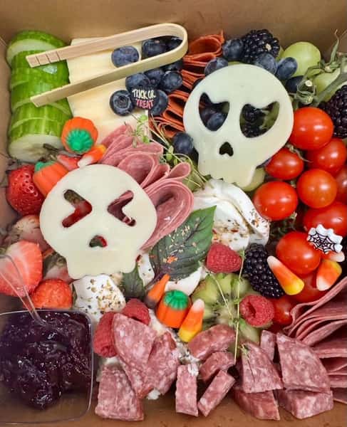 Headed to a Halloween bash and wondering what treat to bring? 
👻🍁🎃💀

Our spook-tacular “BOO” Charcuterie Box is frightfully cute and sure to charm the whole crew! 

Each box is packed with fresh fruits and veggies, premium meats, soft and hard cheeses, and tasty little accompaniments—no tricks, just treats!

Pictured is our 3–5-person charcuterie box, however, anyone of our boxes can be Halloween-themed. 

Just click ✅ on the “special occasion” requests drop down, or put a memo in the notes section when ordering online. 

Or even easier, just give us a call 252.422.0903 or 252.622.0161 

#happyhalloween #Halloween #partytime #snackideas