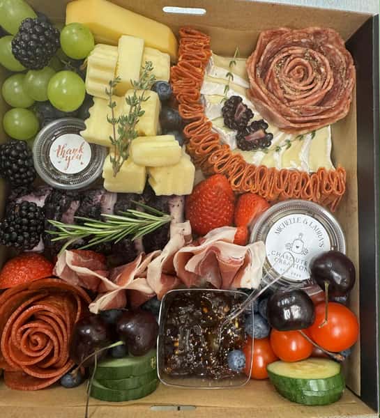 3-5 person charcuterie box