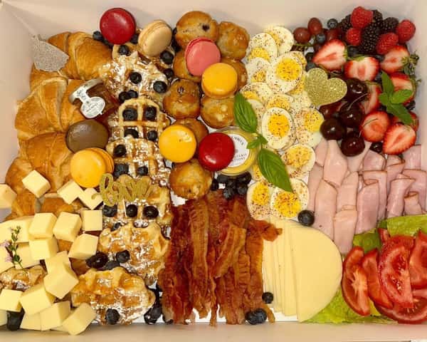 15-19 person breakfast