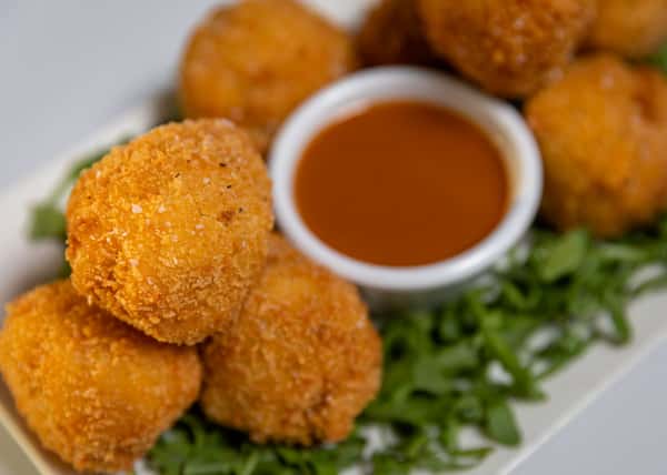 Mac n Cheese Balls-4