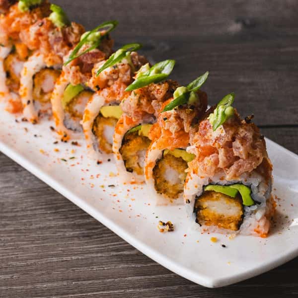 SALMON & TUNA TARTAR SPICY ROLL