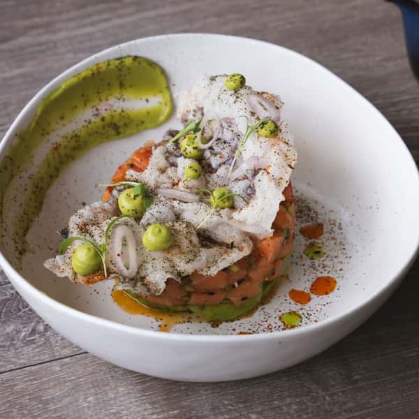 MOM´S SPECIAL - SALMÓN TARTAR AHUMADO