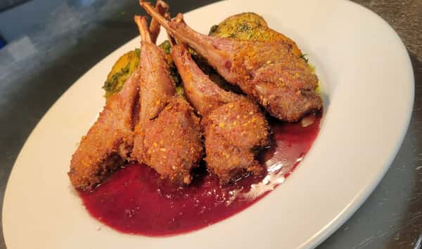 FEATURED ENTRATA - Pan Seared Lamb Chops