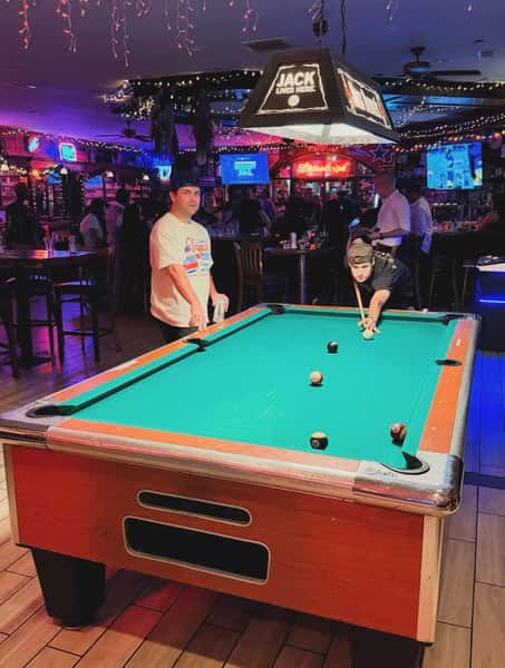 Clock out and come hang 😎
#neighborhoodbar #tgif #dallas #dallasbars #pooltable