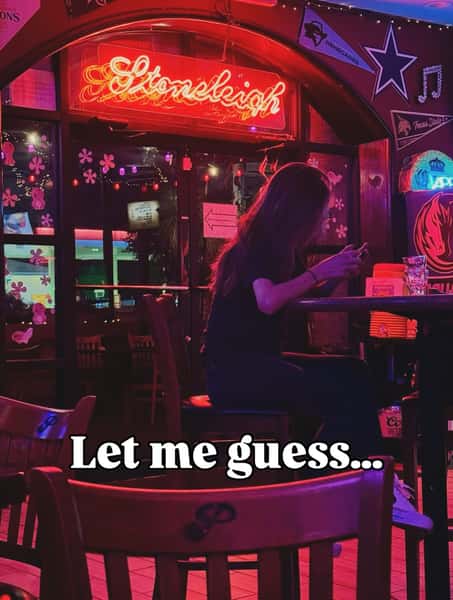 The art of being a regular at the neighborhood spot 🍻 Your drink is waiting for you!
#neighborhoodbar #dallasbars #dallasdrinks #dallastexas #regular