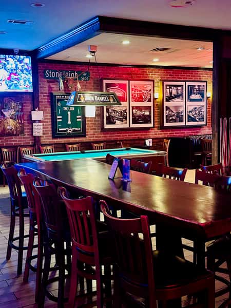 Stonleigh P, Dallas Texas - Bar & Games