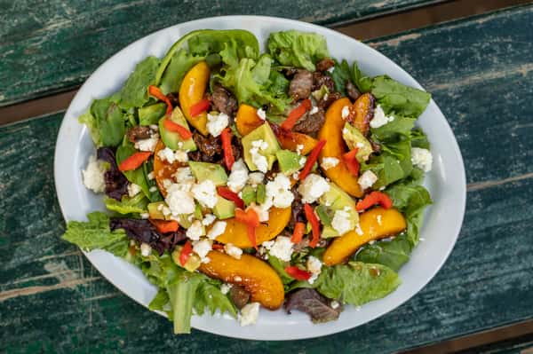 PEACH STEAK SALAD