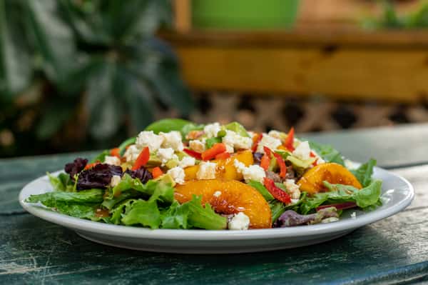 GRILLED PEACH STEAK SALAD