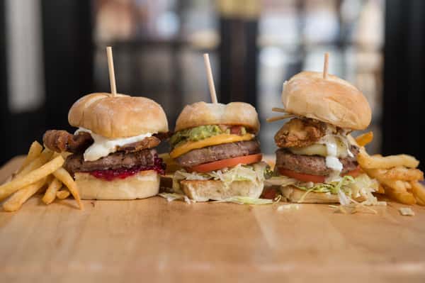 3 SPECIALTY TYKES