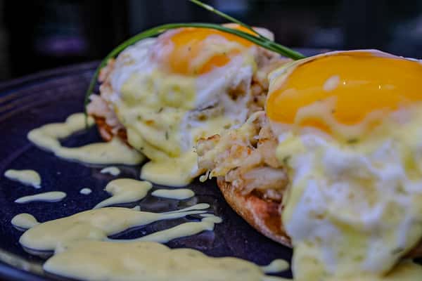 Ben's crab benedict